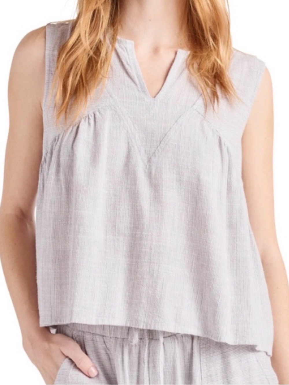 Splendid White & Tan Striped Sleeveless V-Notch Textured Tank Top, Size Medium